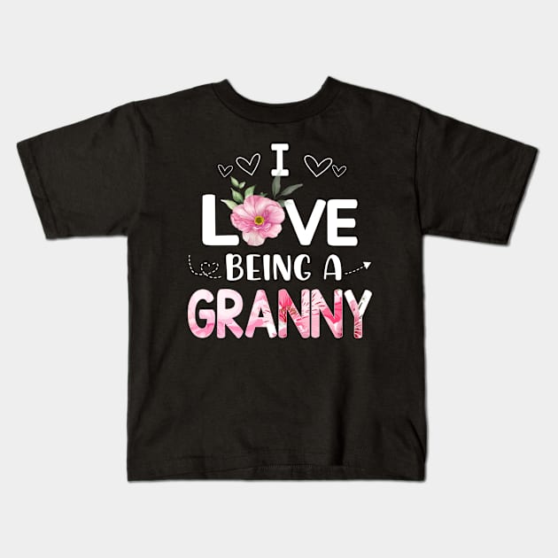 i love being a granny Kids T-Shirt by Leosit